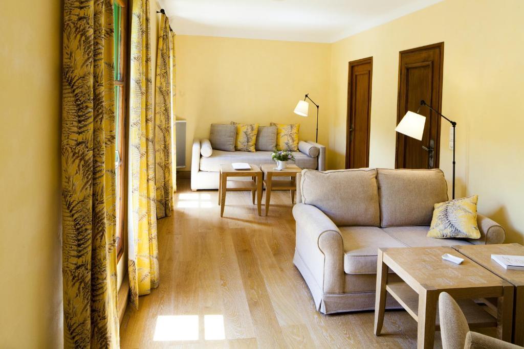 Le Grand Hotel Moltig les Bains Bilik gambar