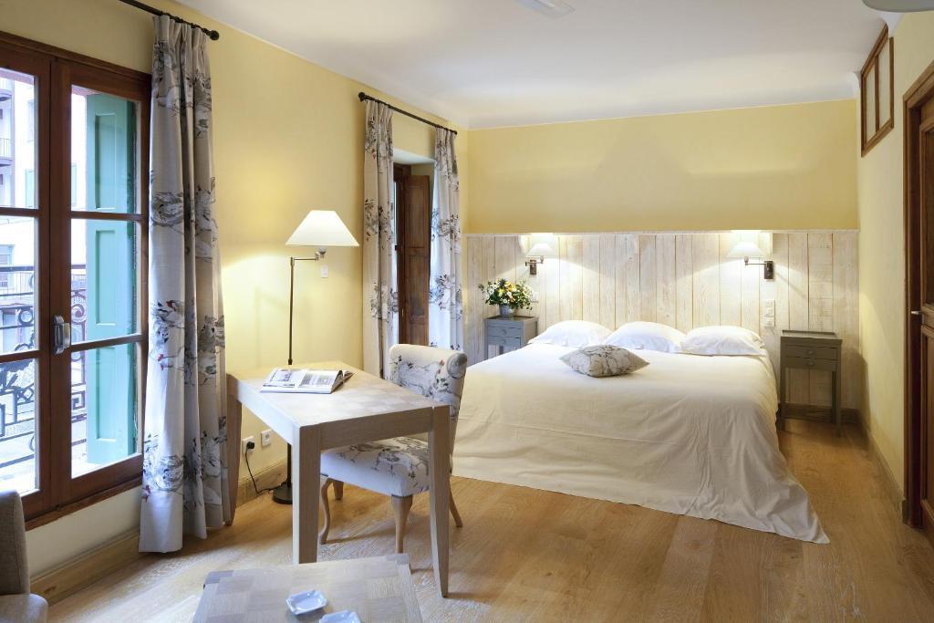 Le Grand Hotel Moltig les Bains Bilik gambar