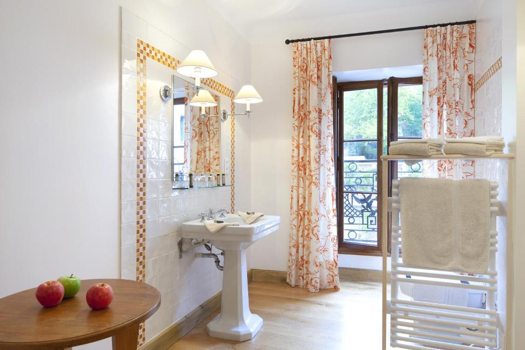 Le Grand Hotel Moltig les Bains Bilik gambar